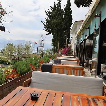 Blue Sea Garden מלון